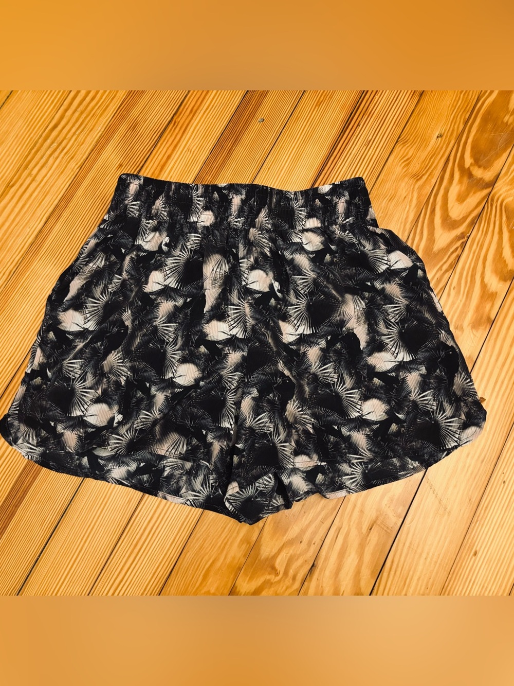 NWOT All Saints 100% Silk Kaplan Island Shorts - Picture 4 of 7